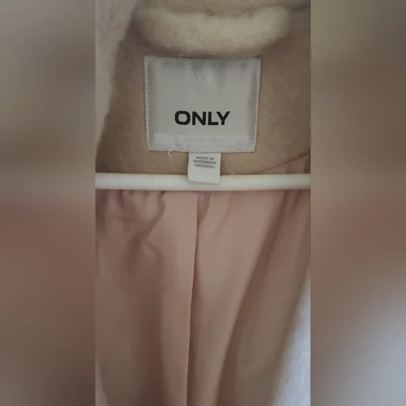 Coat - Picture 3 of 5